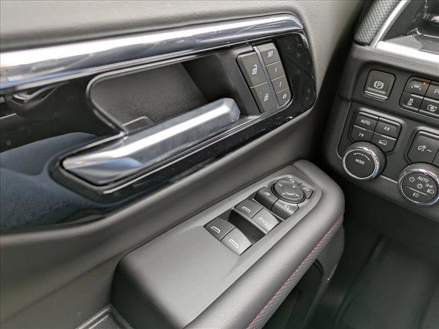 Used 2025 Chevrolet Suburban RST w/ Comfort Package image 15