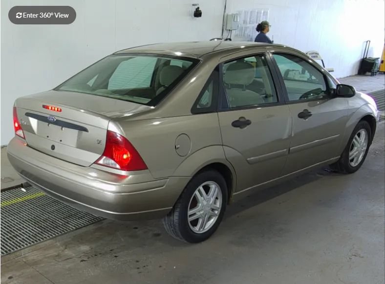 Used 2003 Ford Focus SE FWD image 2