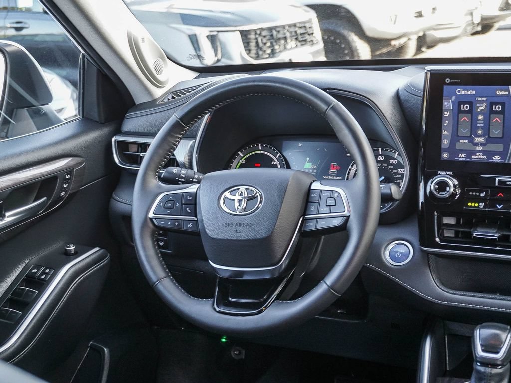 Used 2021 Toyota Highlander Platinum AWD/4WD image 17