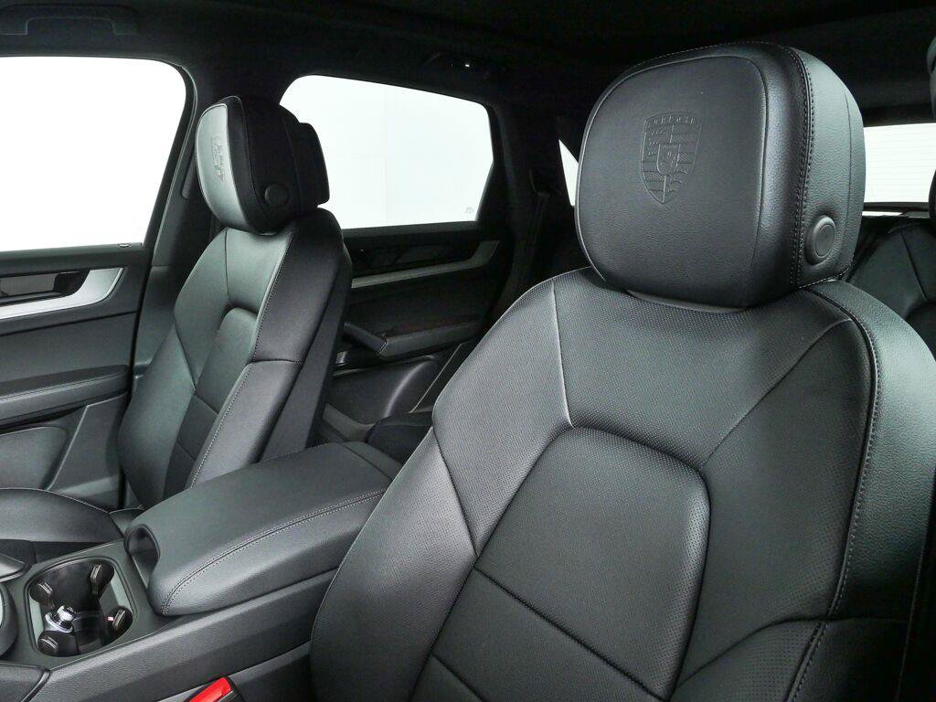 New 2026 Porsche Cayenne AWD/4WD image 5