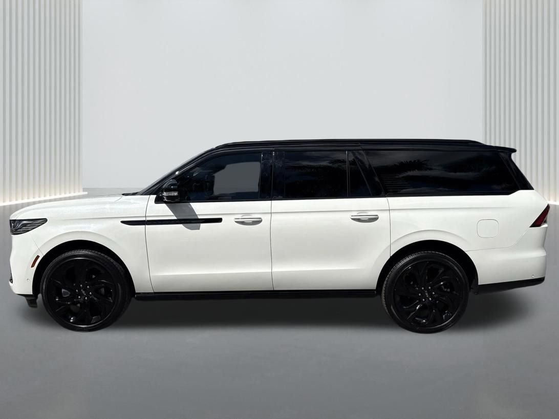 Used 2025 Lincoln Navigator L Black Label image 8