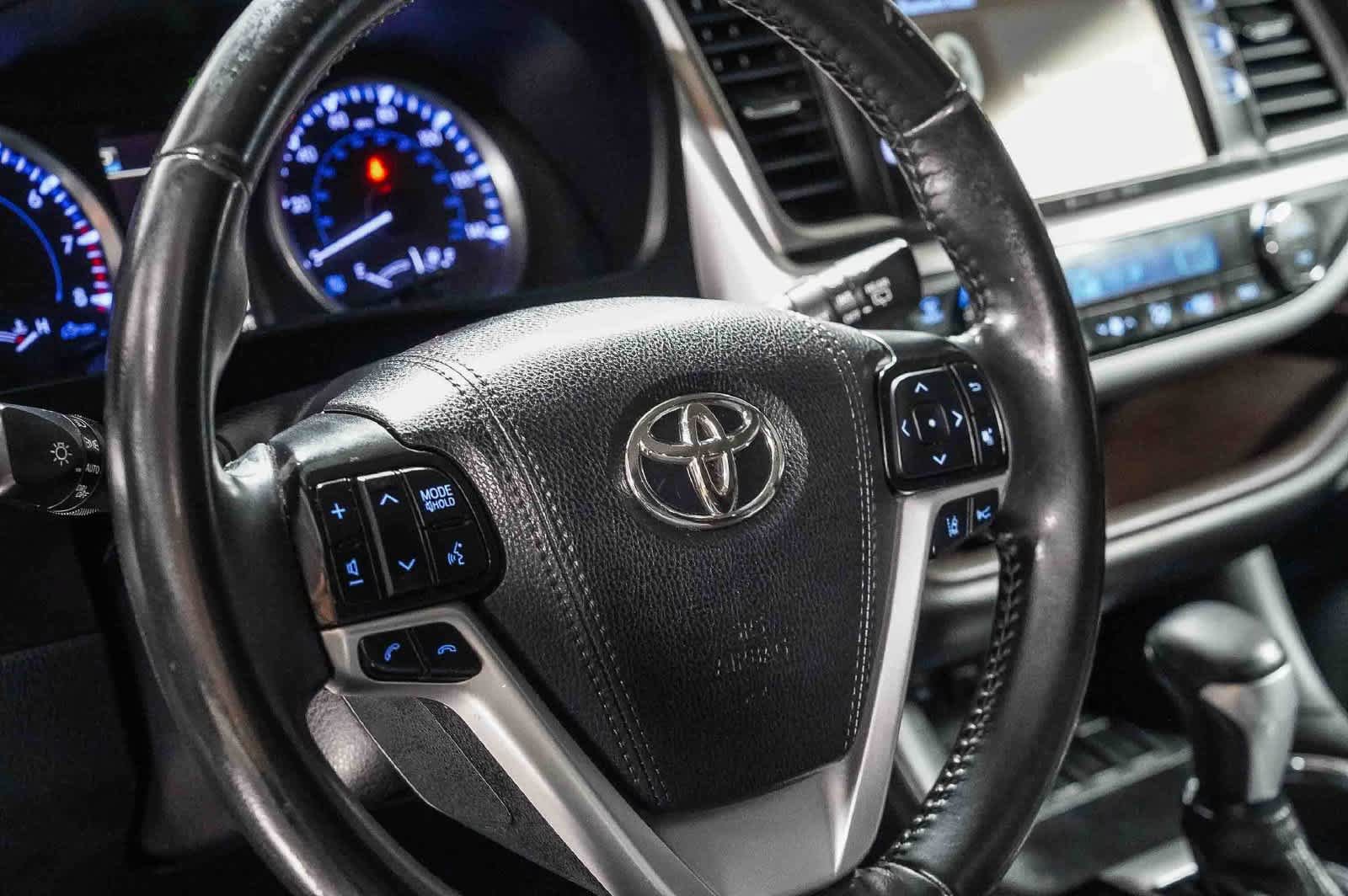 Certified 2019 Toyota Highlander Plus FWD image 21