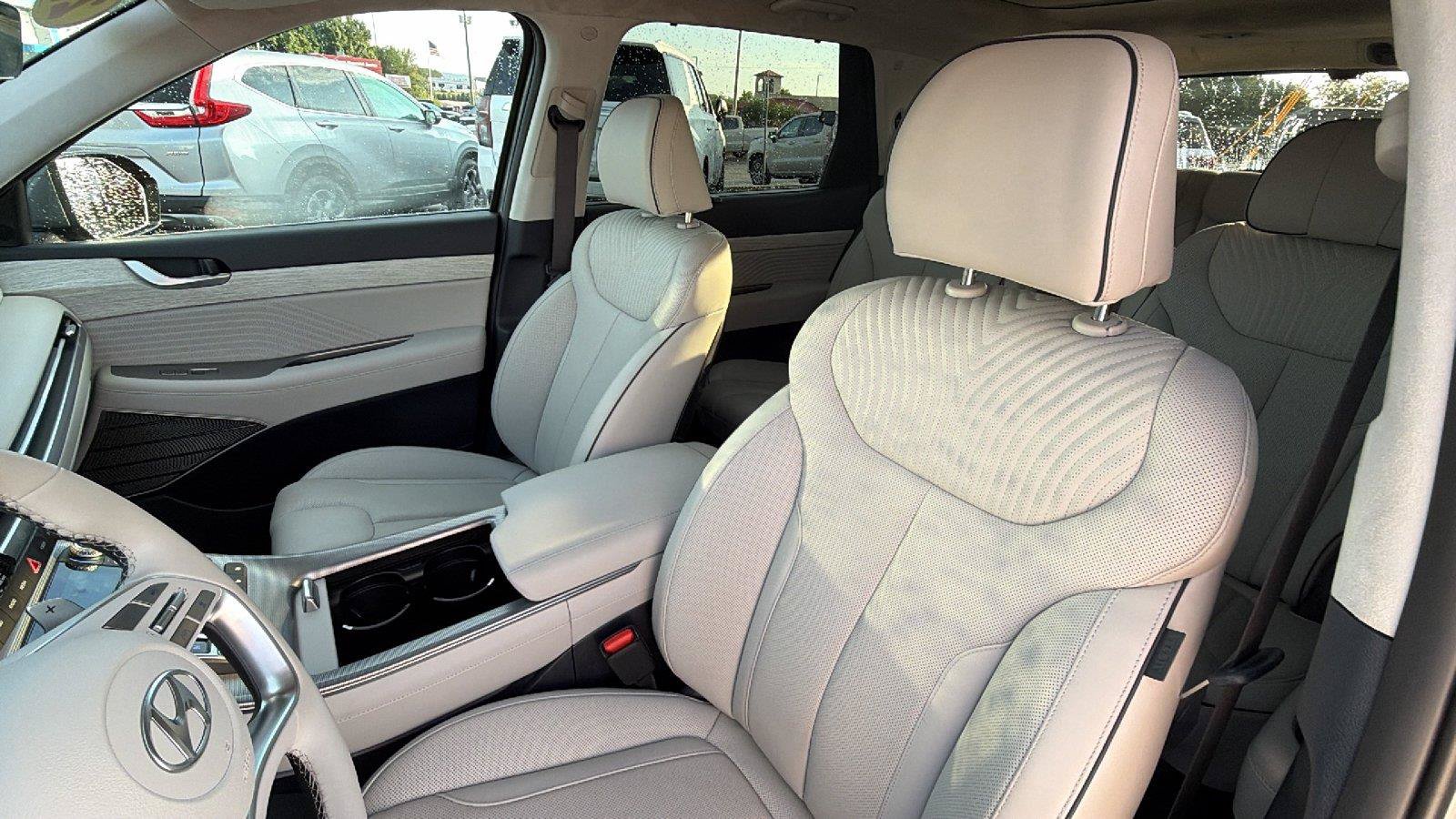 Used 2025 Hyundai Palisade Calligraphy FWD image 17