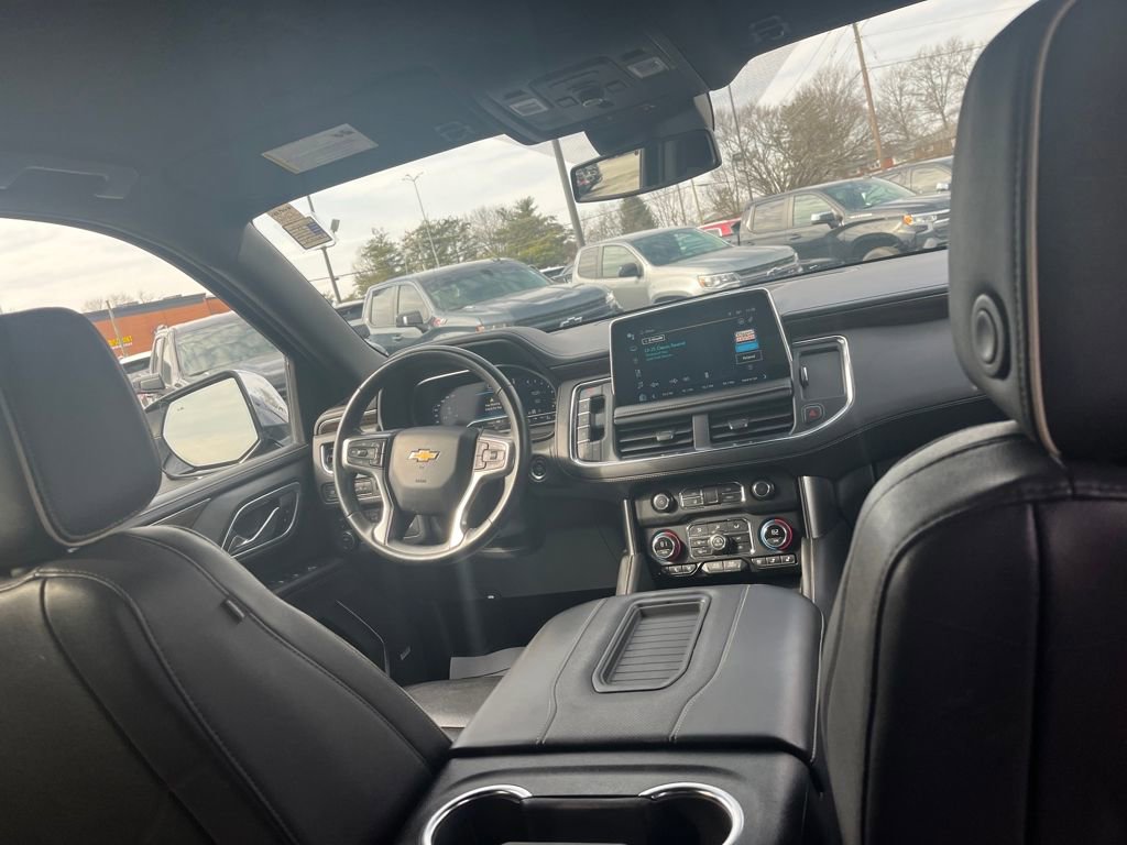 Used 2023 Chevrolet Suburban Premier image 28