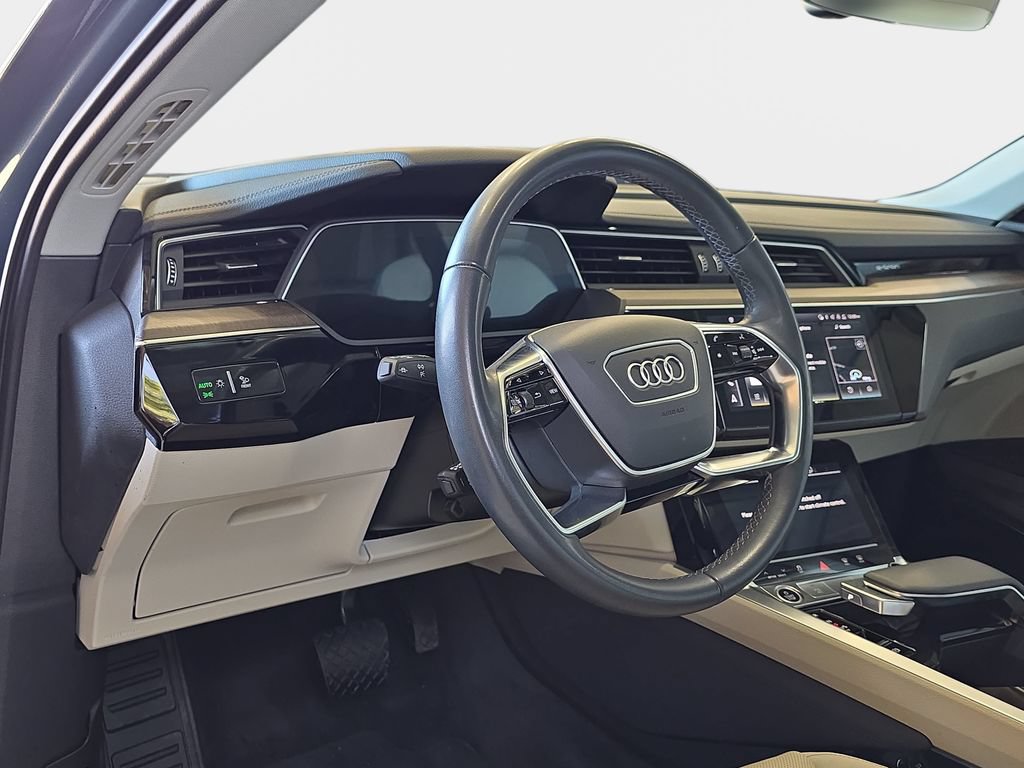 Certified 2024 Audi Q8 e-tron Premium Plus w/ Premium Plus Package AWD/4WD image 18
