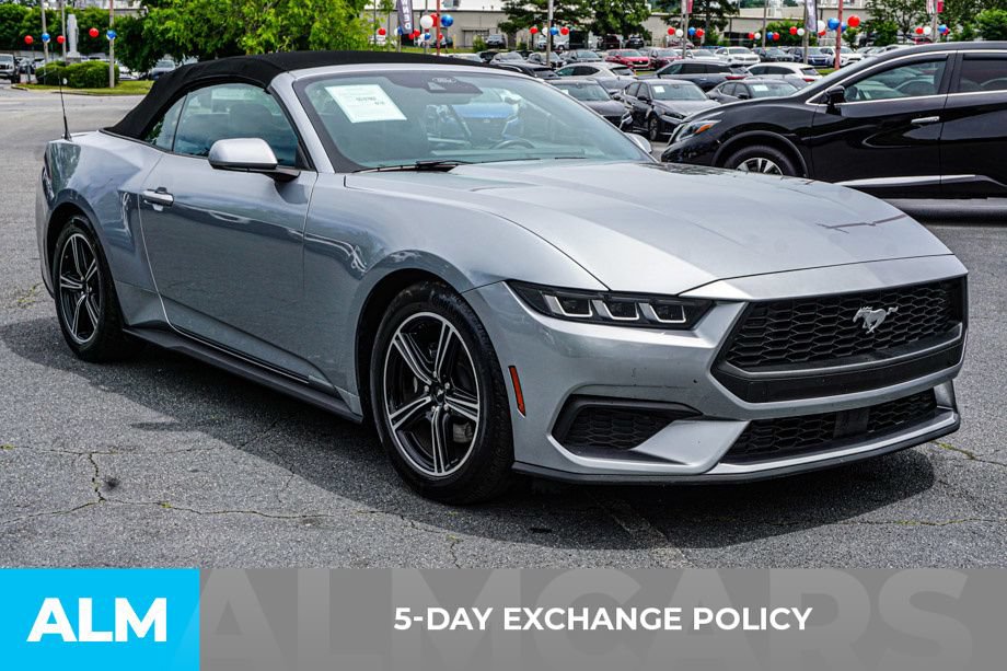 Used 2025 Ford Mustang Premium RWD image 3