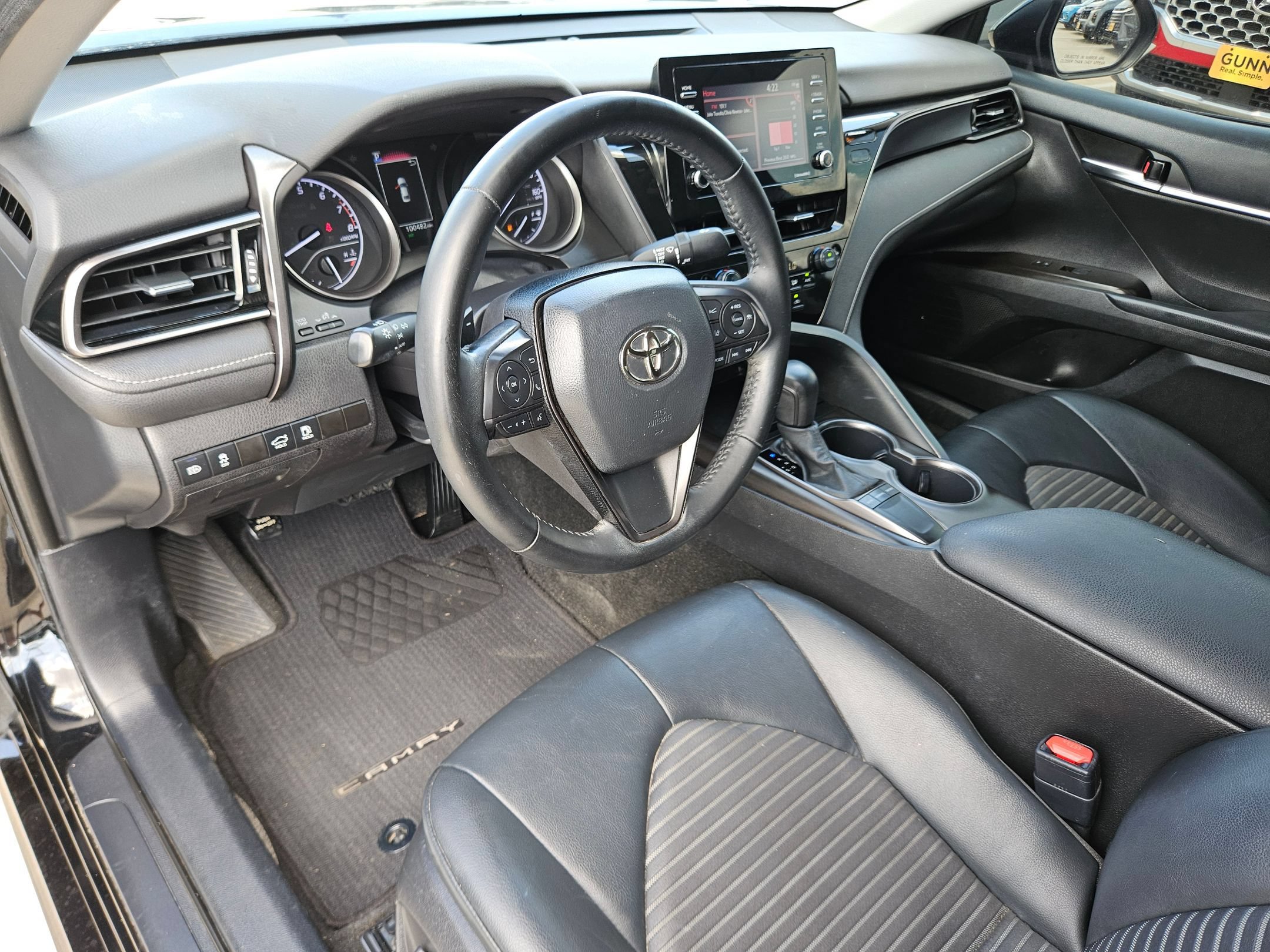 Used 2022 Toyota Camry SE FWD image 10