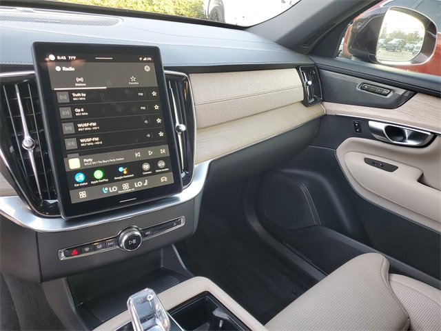 Used 2025 Volvo XC90 B6 Ultra w/ Protection Package Premier image 25