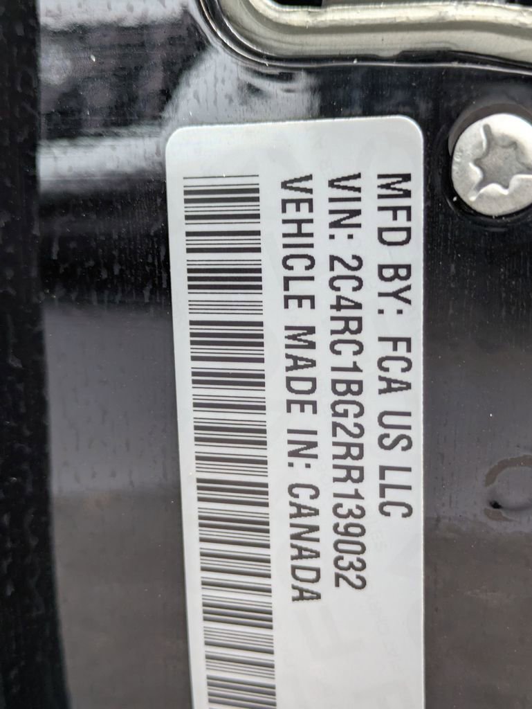 Used 2024 Chrysler Pacifica Touring-L FWD image 34