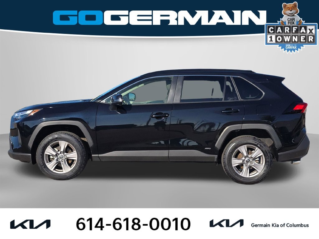 Used 2025 Toyota RAV4 XLE AWD/4WD image 11
