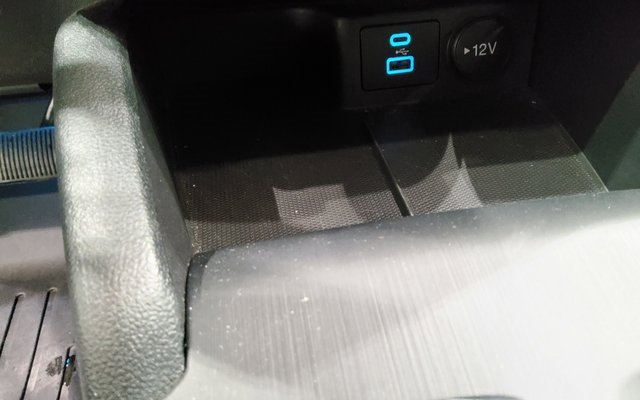 Used 2022 Ford Escape Titanium w/ Class II Trailer Tow Package image 35