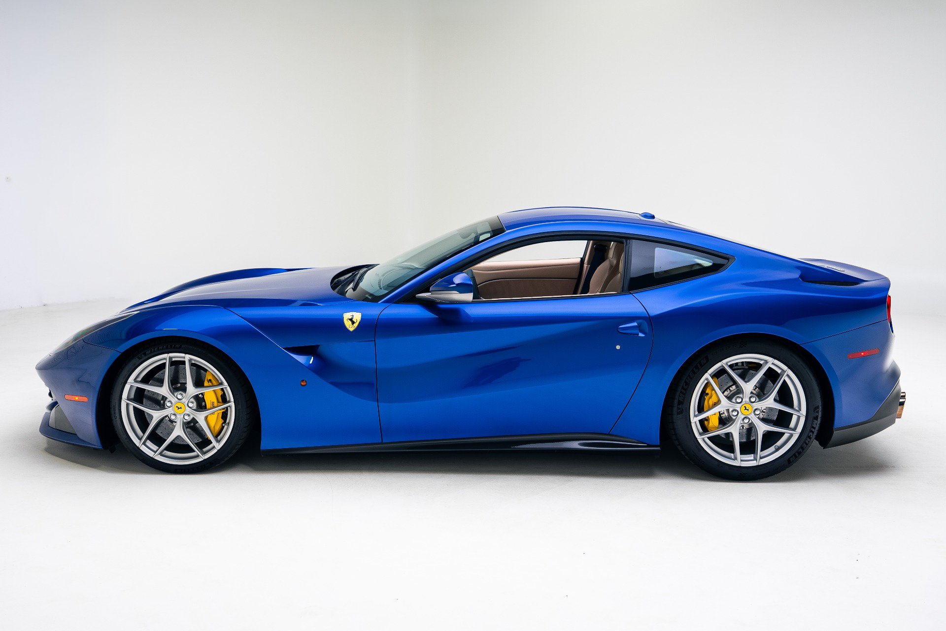 Used 2016 Ferrari F12 Berlinetta RWD image 13