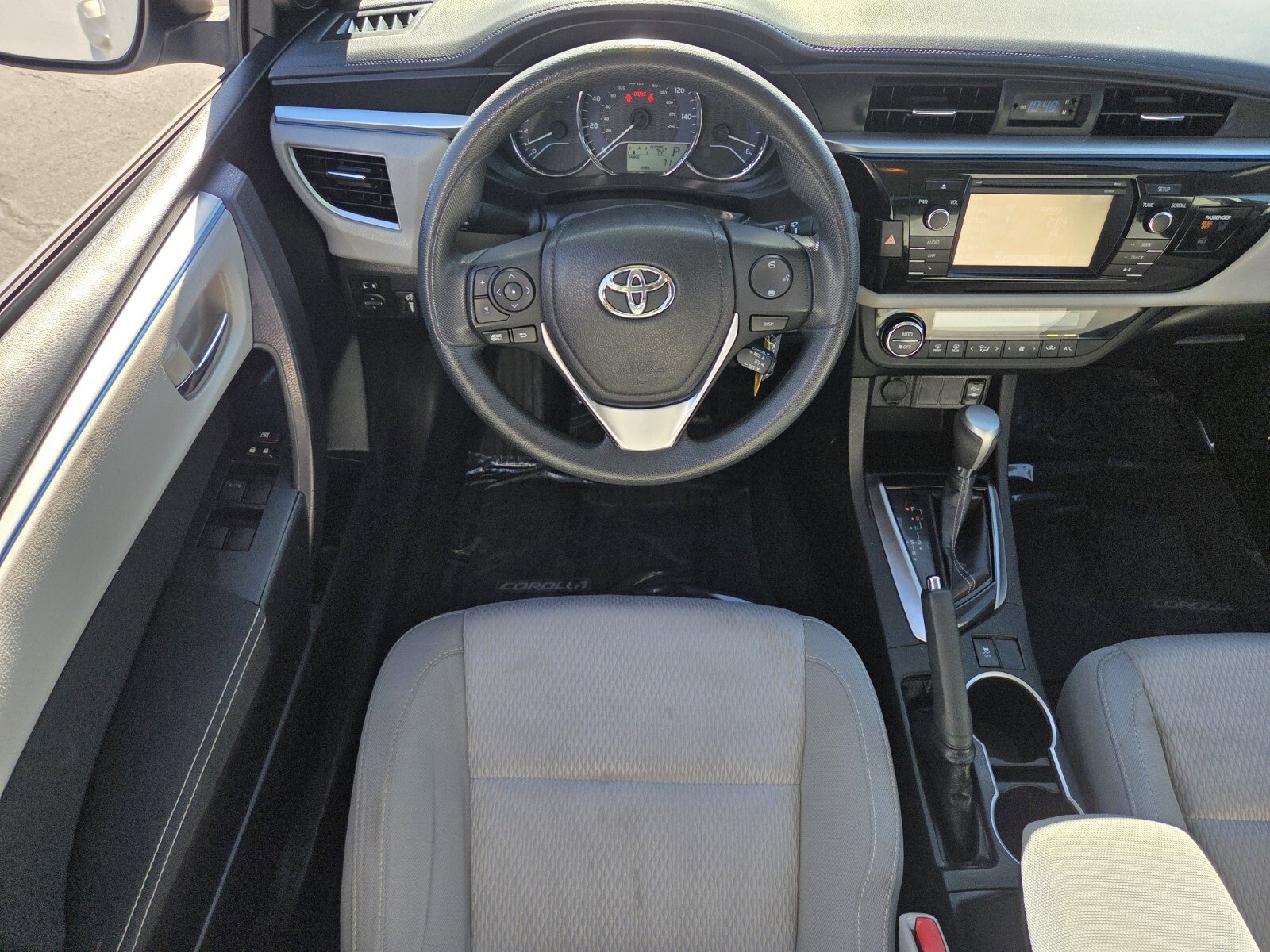 Used 2015 Toyota Corolla LE image 12