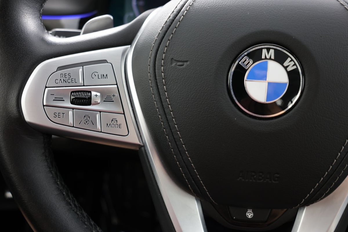 Used 2022 BMW 750i xDrive w/ Executive Package AWD/4WD image 28