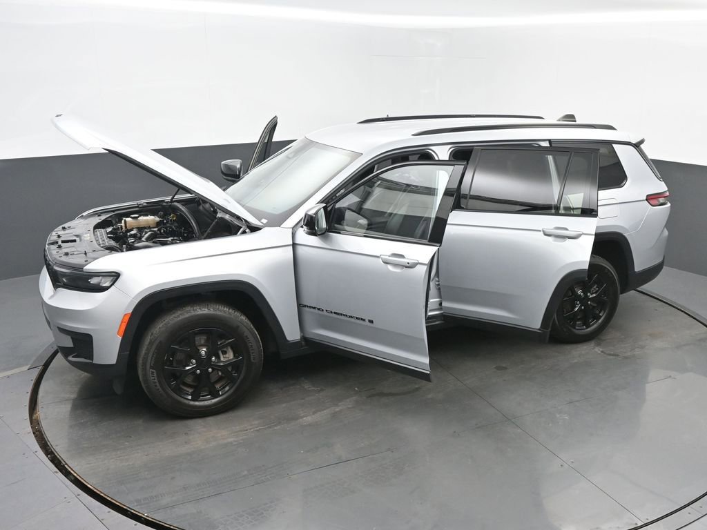 Used 2024 Jeep Grand Cherokee L Laredo AWD/4WD image 65