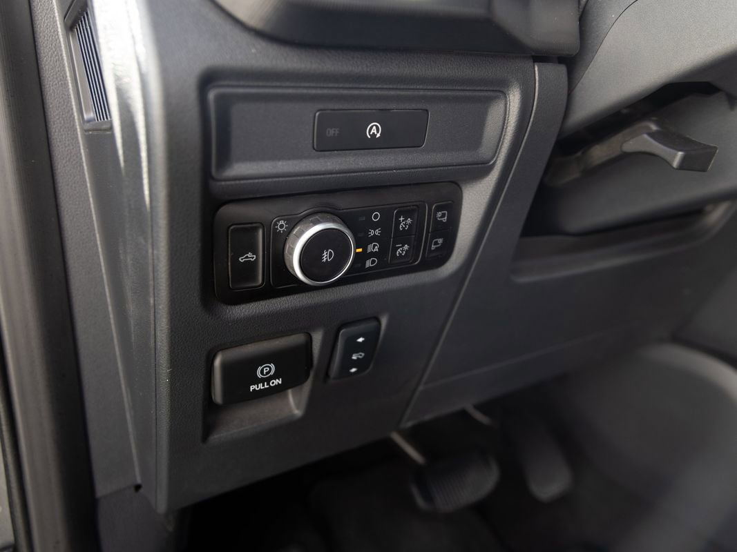 Used 2025 Ford F150 Lariat AWD/4WD image 16
