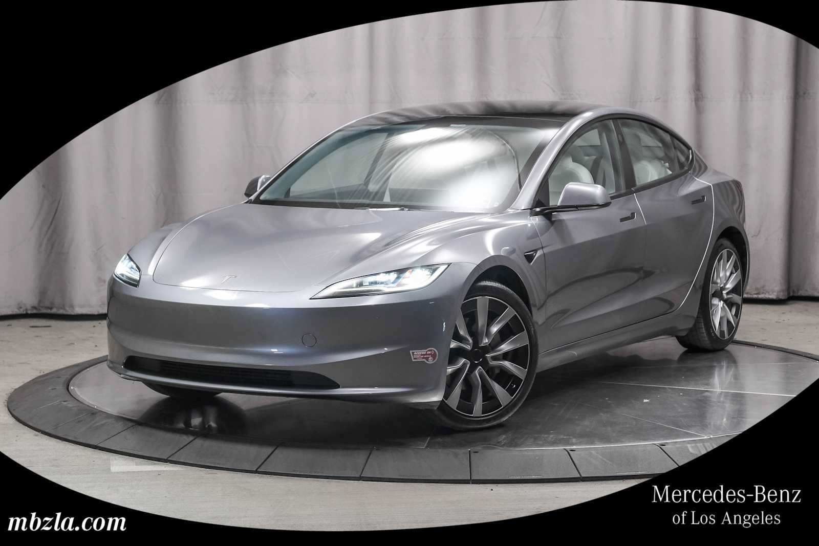 Used 2024 Tesla Model 3 Standard Range RWD image 1