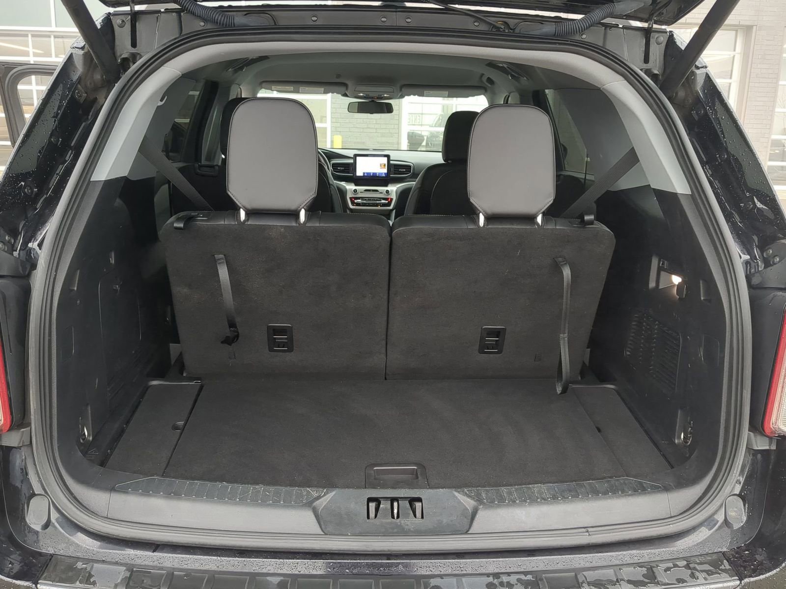 Certified 2022 Ford Explorer XLT w/ XLT Sport Appearance Package image 40