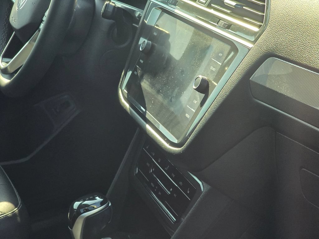 Used 2023 Volkswagen Tiguan SE FWD image 13