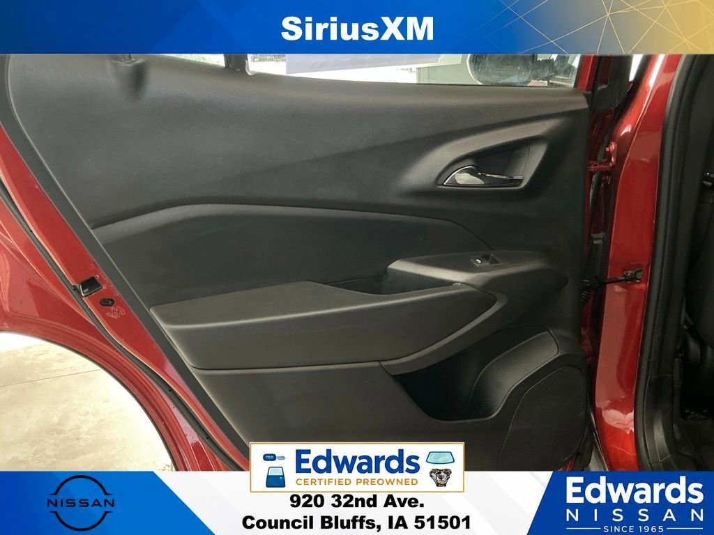 Used 2024 Chevrolet Trax RS w/ Sunroof Package FWD image 12