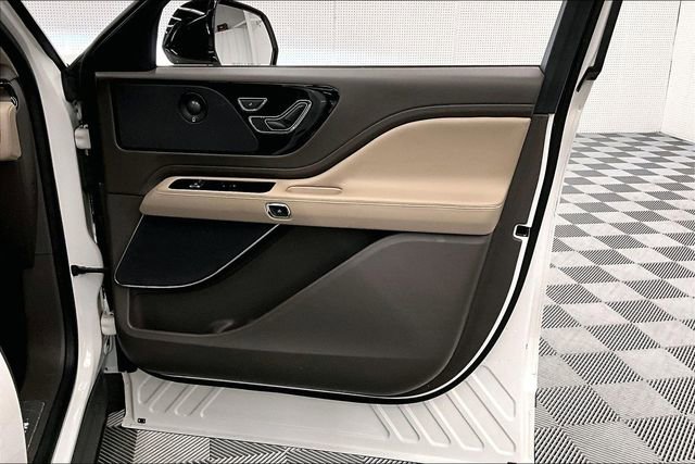 Used 2023 Lincoln Aviator Reserve w/ Elements Package Plus image 21