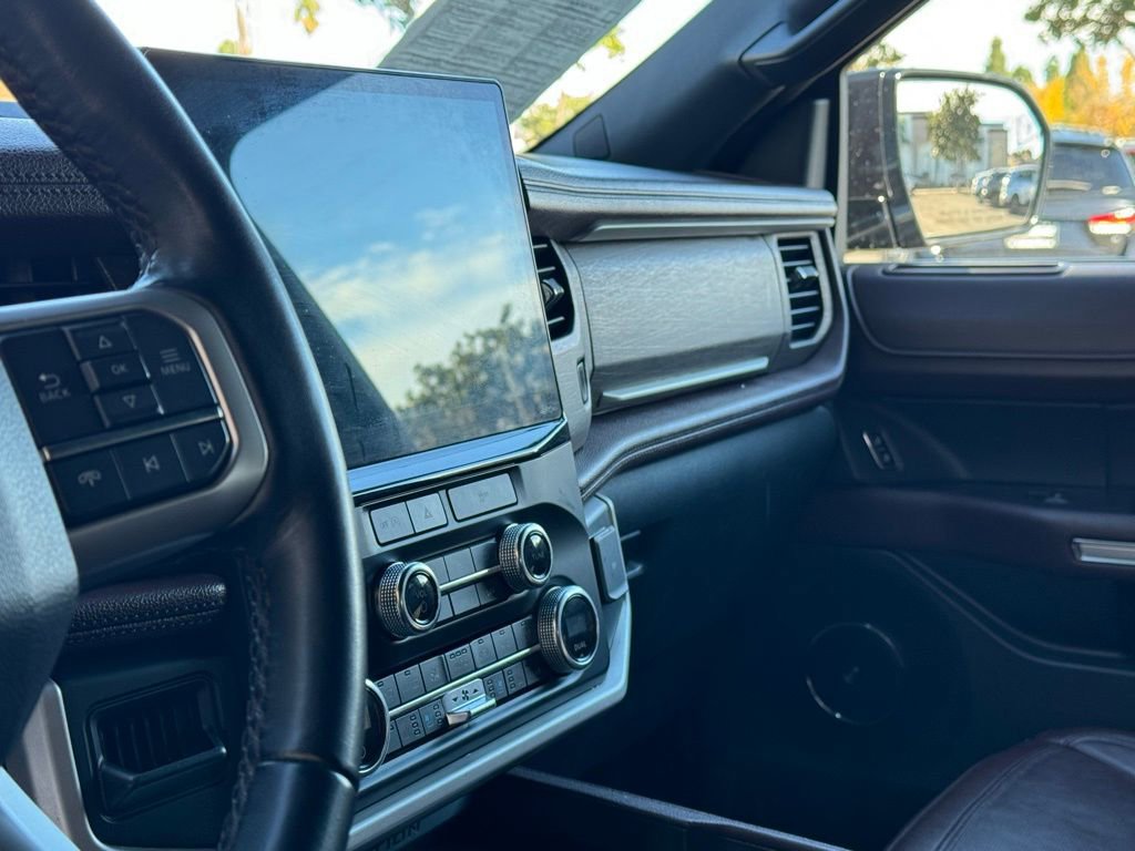 Used 2023 Ford Expedition Max Limited image 17