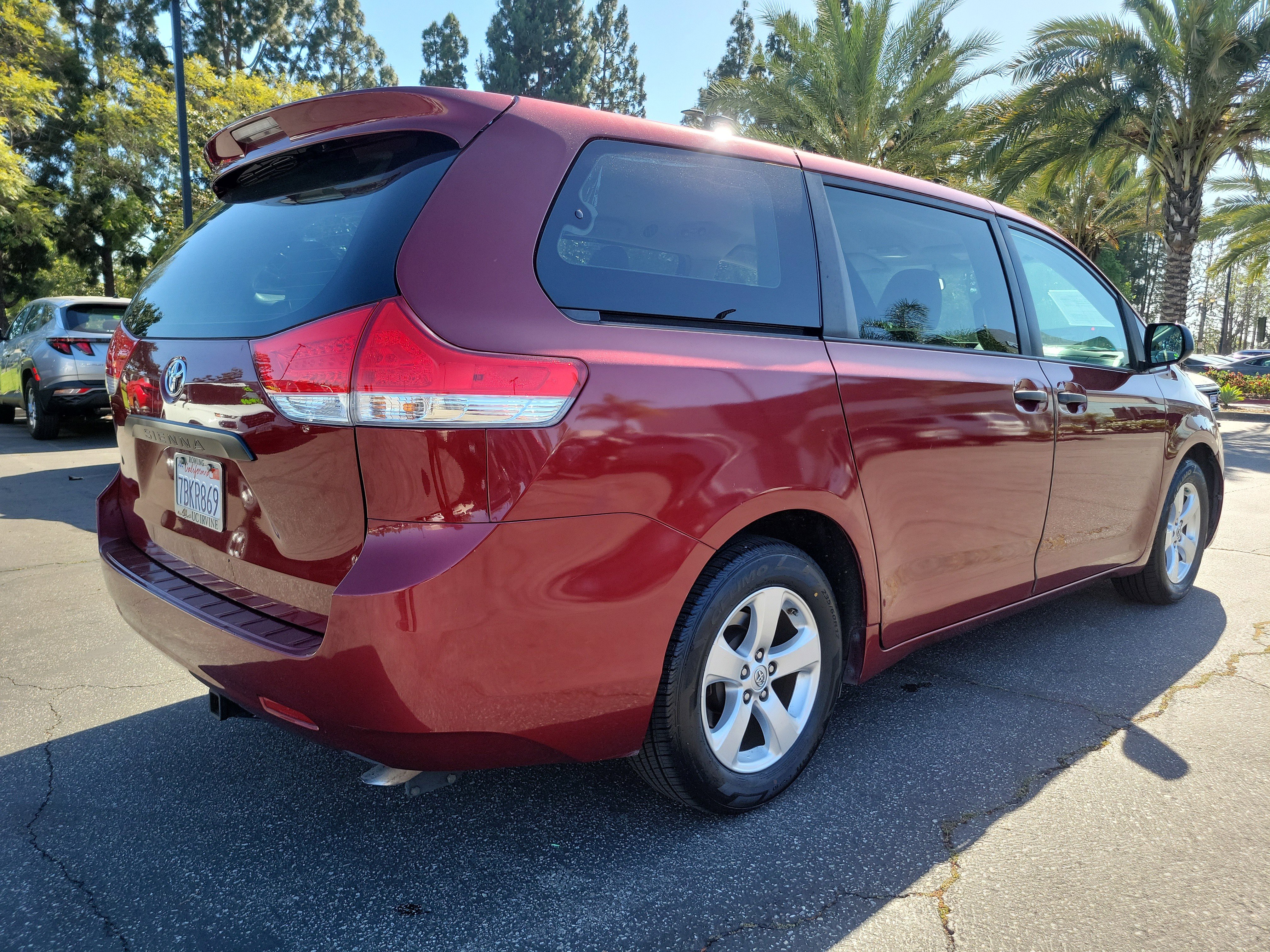 Used 2013 Toyota Sienna L w/ Towing Pkg image 7