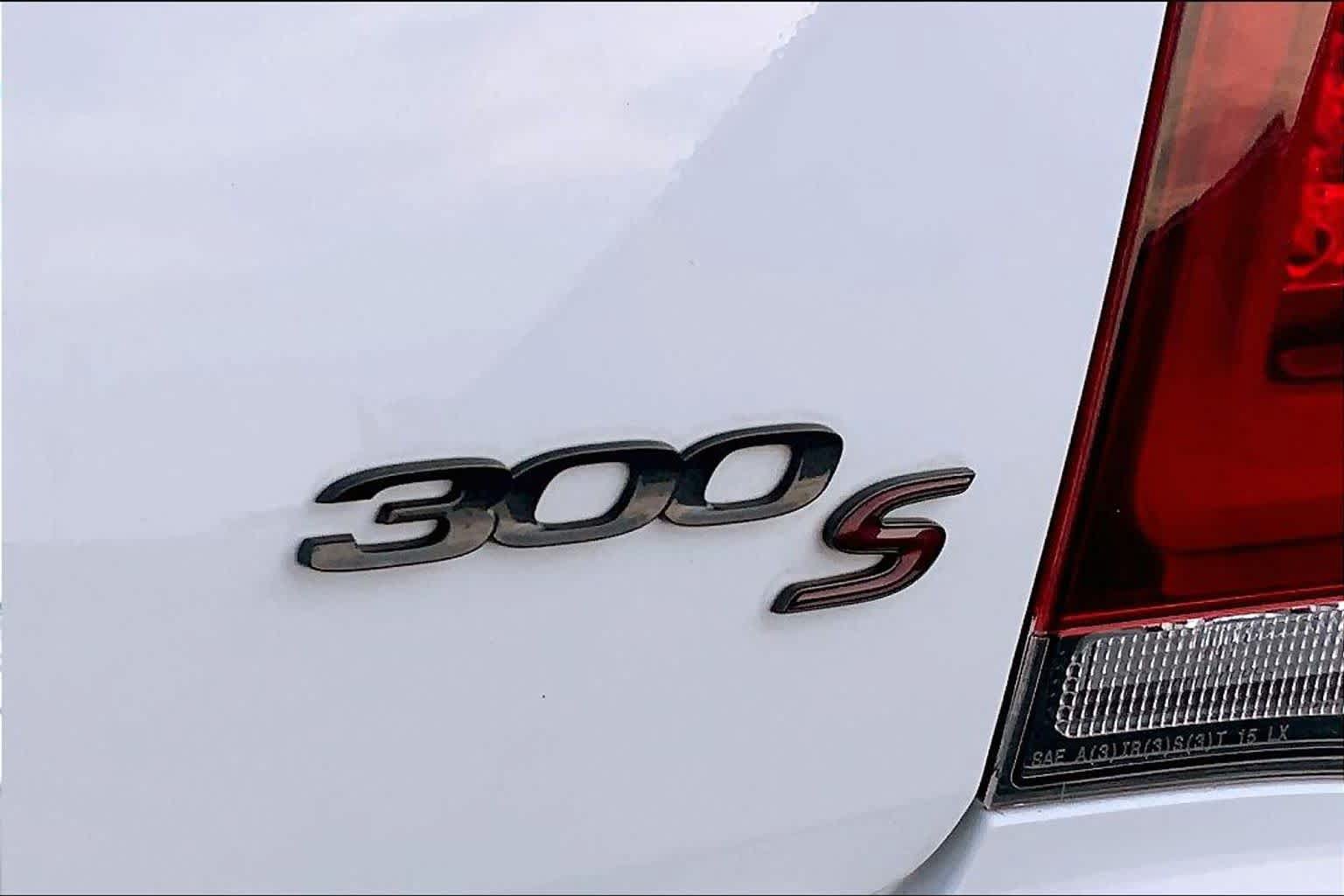 Used 2023 Chrysler 300 S w/ Comfort Group RWD image 10