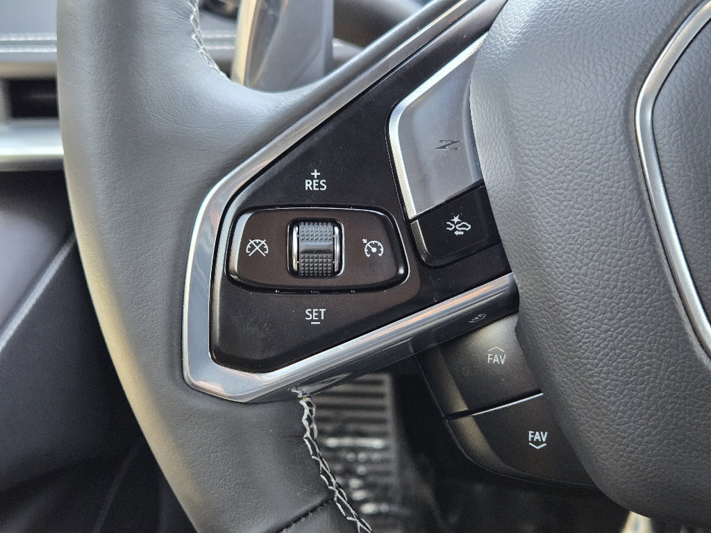 Used 2024 Chevrolet Corvette Stingray Coupe w/ Z51 Performance Package image 27