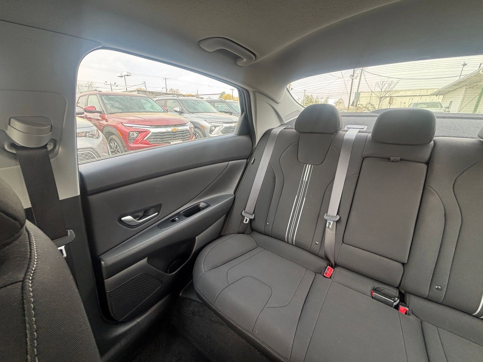 Used 2025 Hyundai Elantra SEL FWD image 42