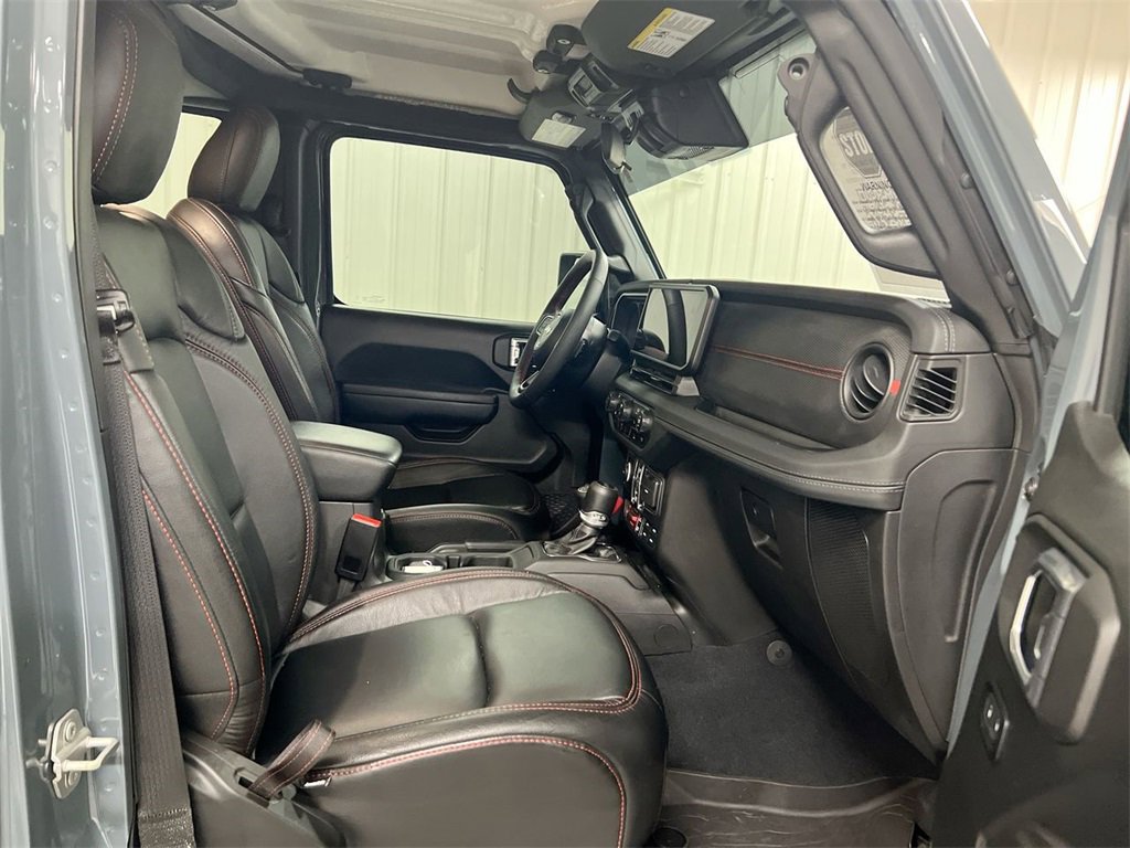 Used 2024 Jeep Wrangler Unlimited Rubicon w/ XTREMEE 35" Tire Package image 21