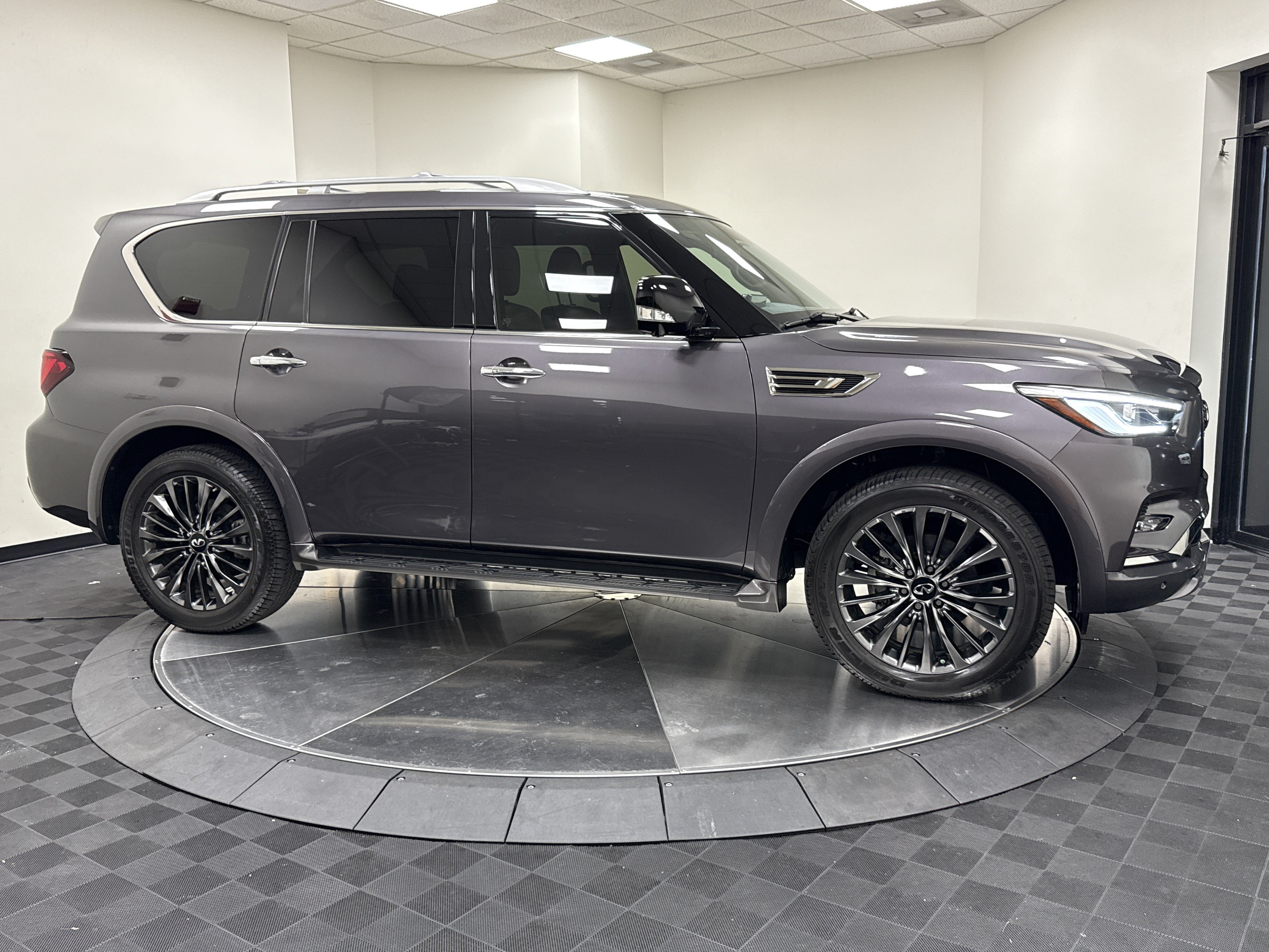 Certified 2024 INFINITI QX80 Sensory AWD/4WD image 7