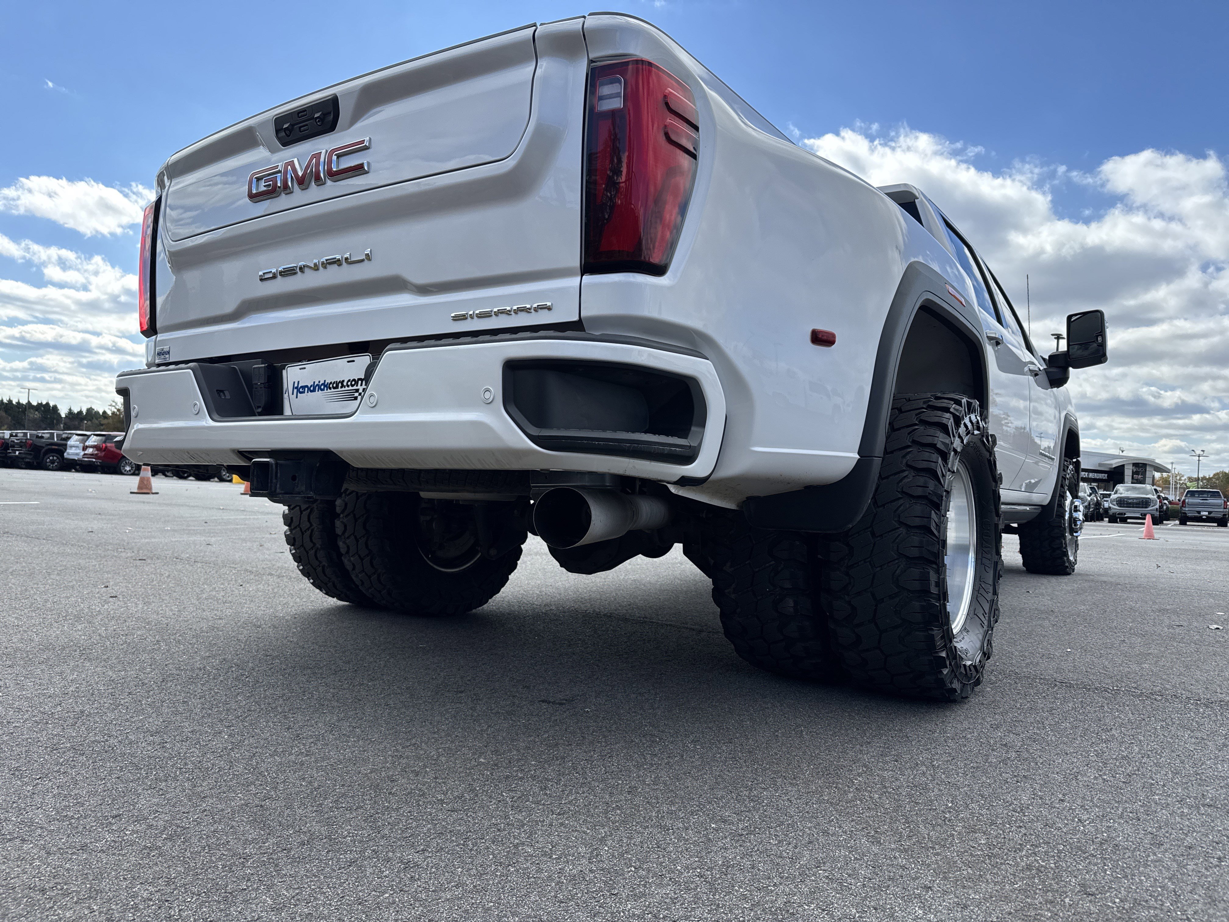 Used 2024 GMC Sierra 3500 Denali w/ Technology Package image 10