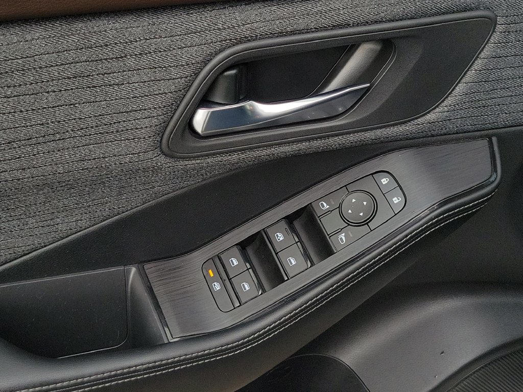 Certified 2023 Nissan Rogue SV FWD image 19