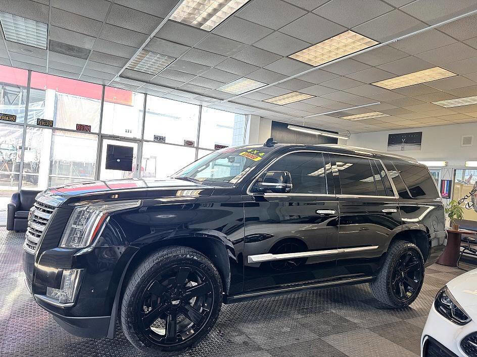 Used 2019 Cadillac Escalade Platinum