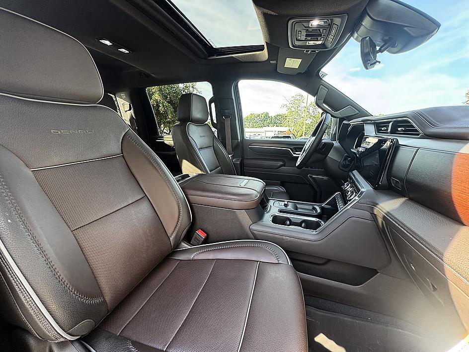 Used 2024 GMC Sierra 3500 Denali w/ Denali Reserve Package AWD/4WD image 25