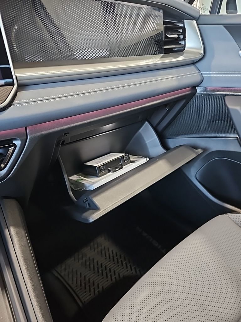 New 2026 Volkswagen Tiguan SE AWD/4WD image 30