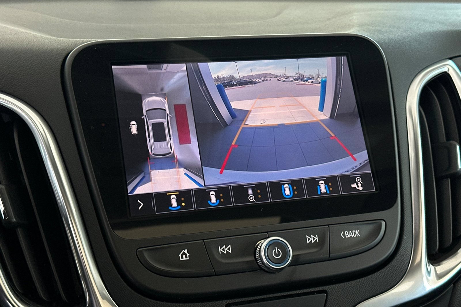Used 2021 Chevrolet Equinox Premier FWD image 26