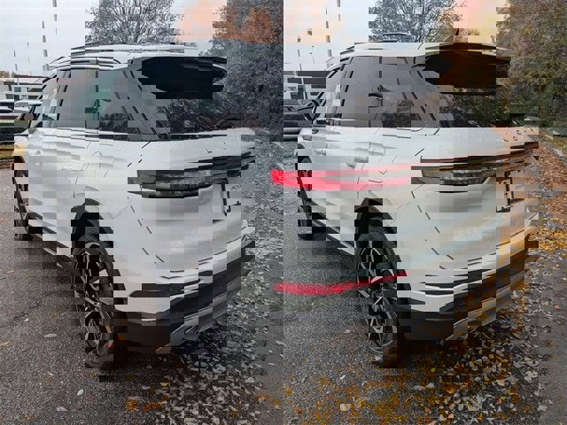 New 2026 Lincoln Corsair Reserve image 2