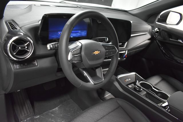 New 2026 Chevrolet Equinox LT w/ Convenience Package II FWD image 12