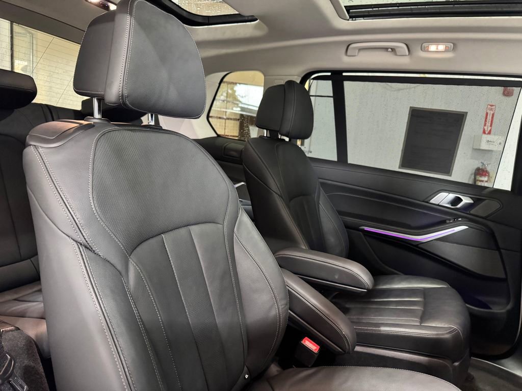 Used 2021 BMW X7 xDrive40i w/ Premium Package image 29