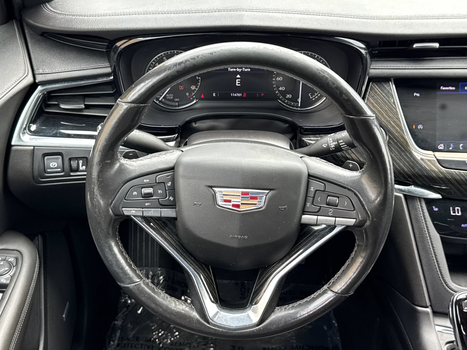 Used 2022 Cadillac XT6 Premium Luxury FWD image 24