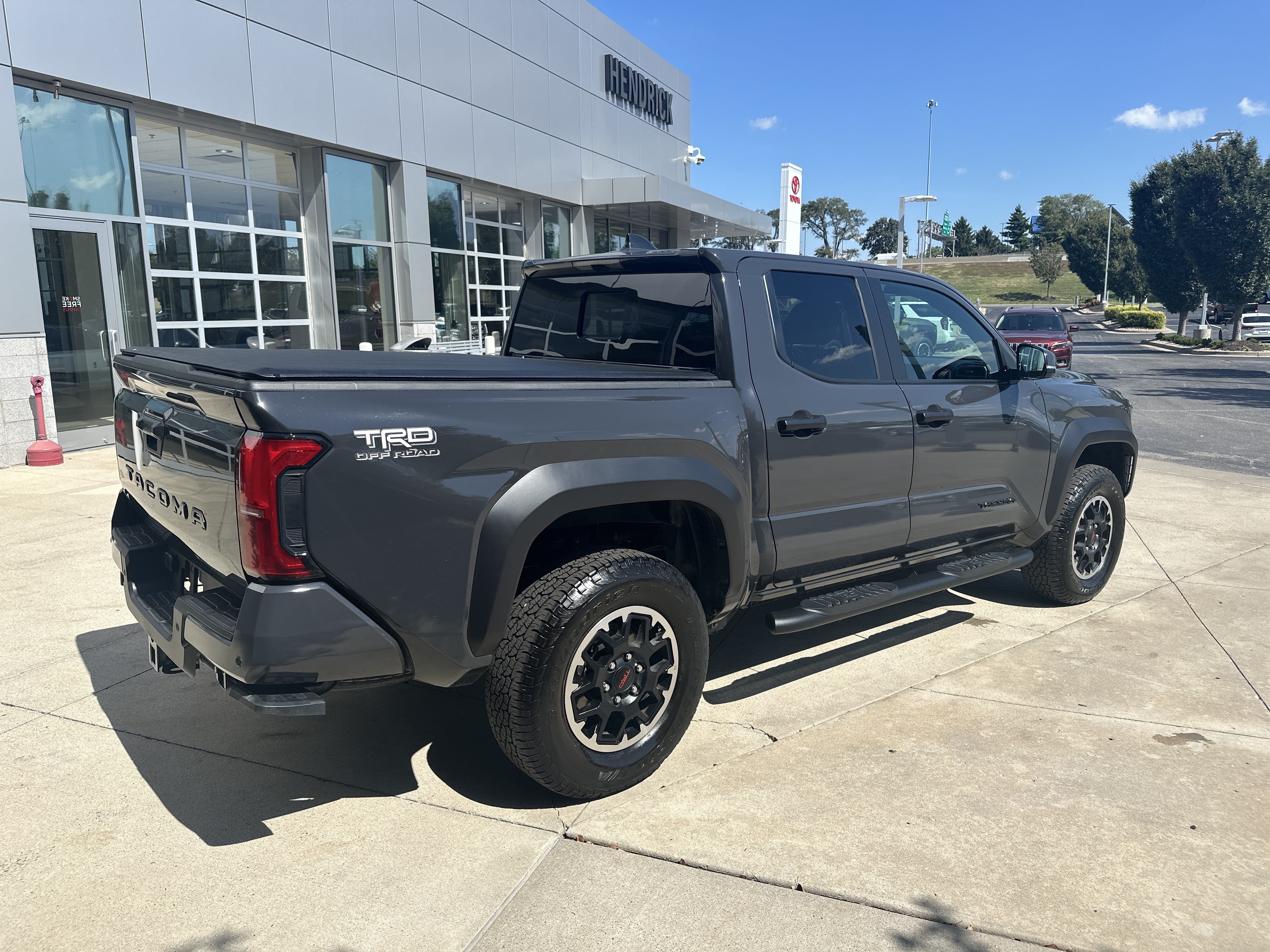 Used 2025 Toyota Tacoma TRD Off-Road w/ TRD Off Road Upgrade Package AWD/4WD image 6