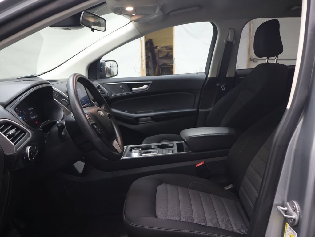 Used 2024 Ford Edge SE w/ Black Appearance Package AWD/4WD image 16