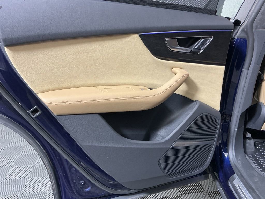 Used 2020 Audi Q8 Prestige image 25