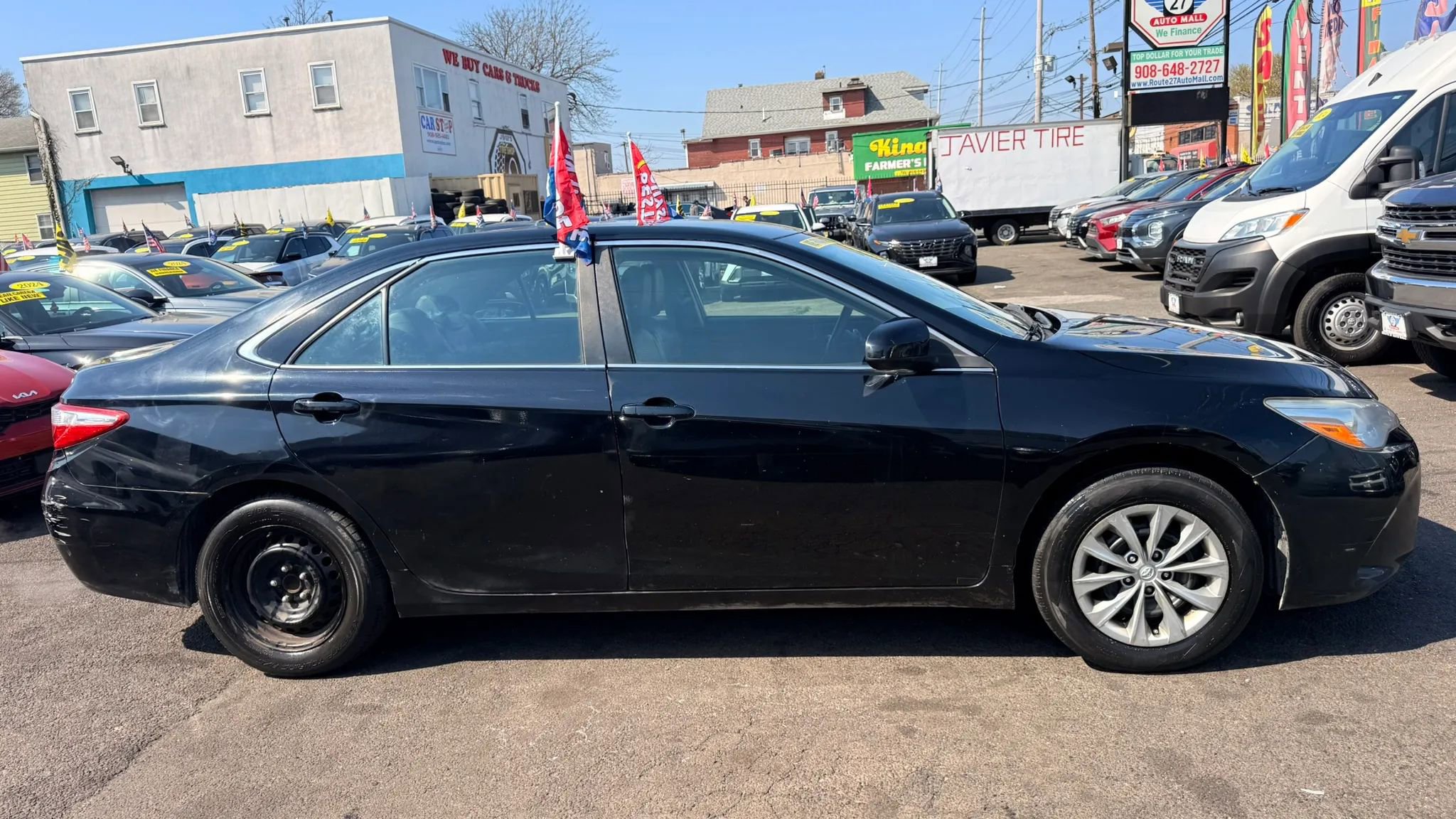 Used 2016 Toyota Camry LE FWD image 11