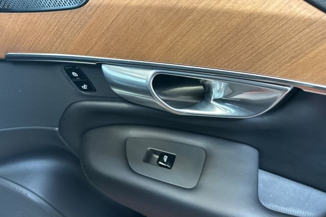 Used 2024 Volvo XC90 T8 Plus w/ Protection Package Premier image 21