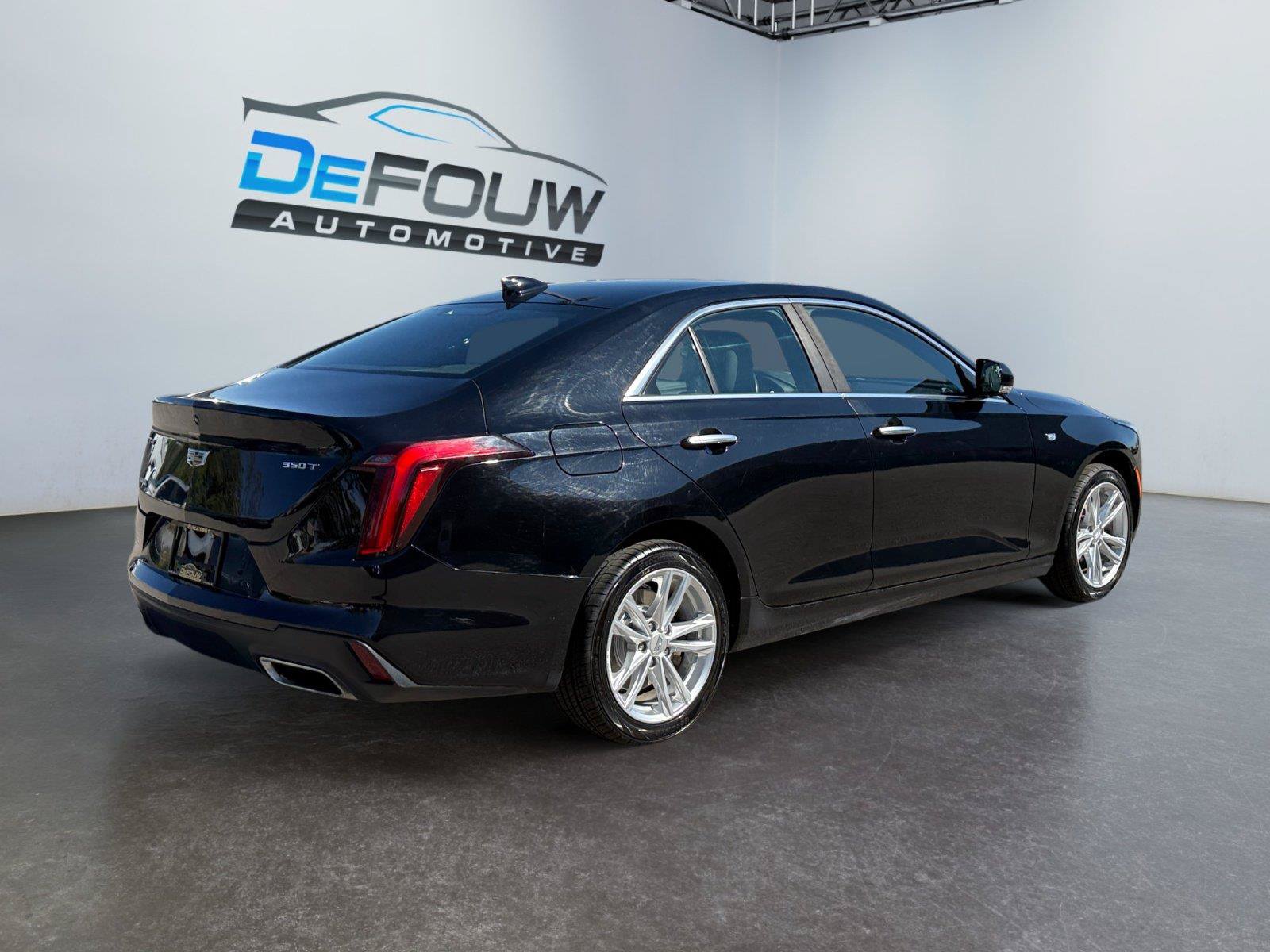 Used 2021 Cadillac CT4 Luxury AWD/4WD image 3