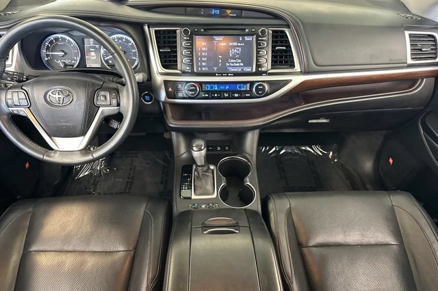 Used 2016 Toyota Highlander Limited AWD/4WD image 17
