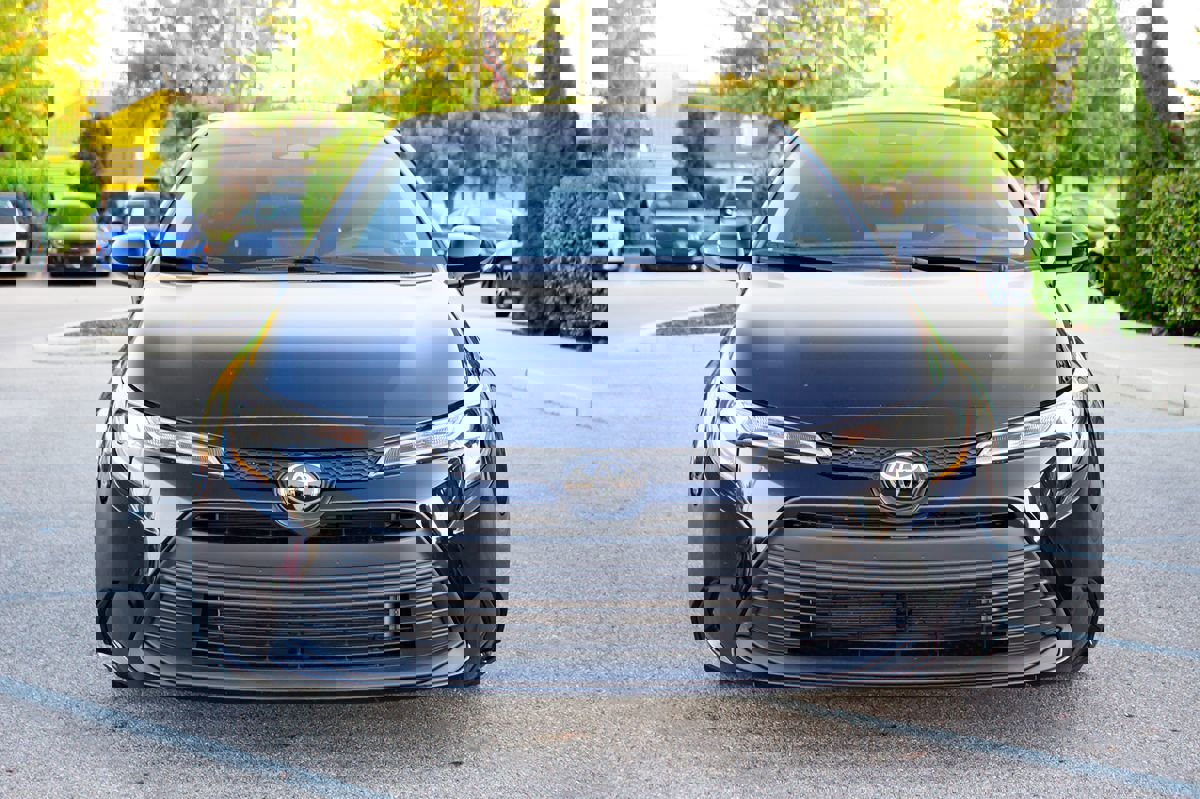 Used 2024 Toyota Corolla LE image 2